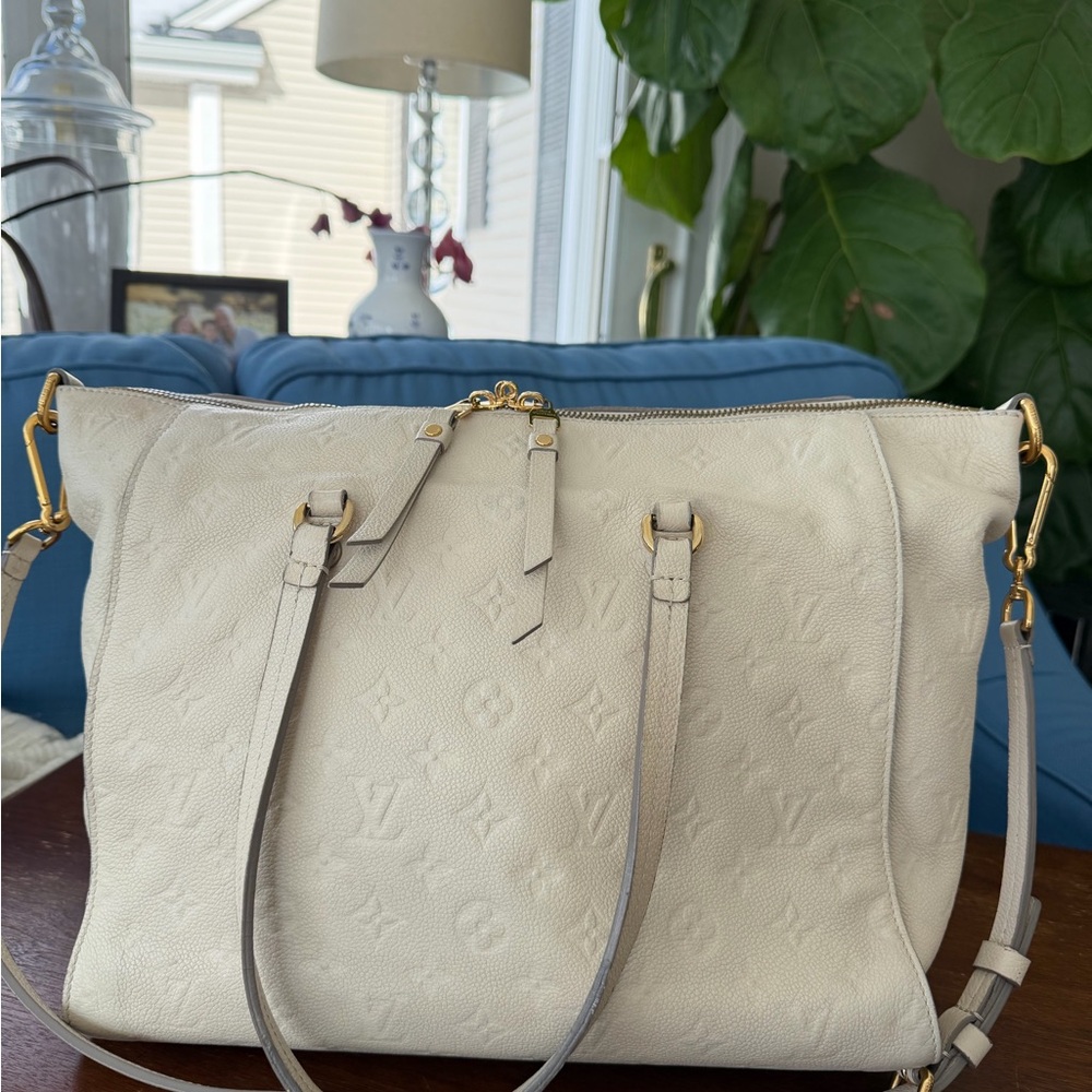 Louis Vuitton Empreinte Lumineuse PM (Ivory/Cream, Gold Hardware) - Picture 2 of 8